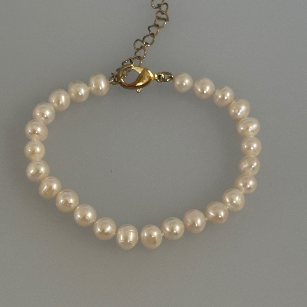 Freshwater Pearl Bracelet with Gold Accents